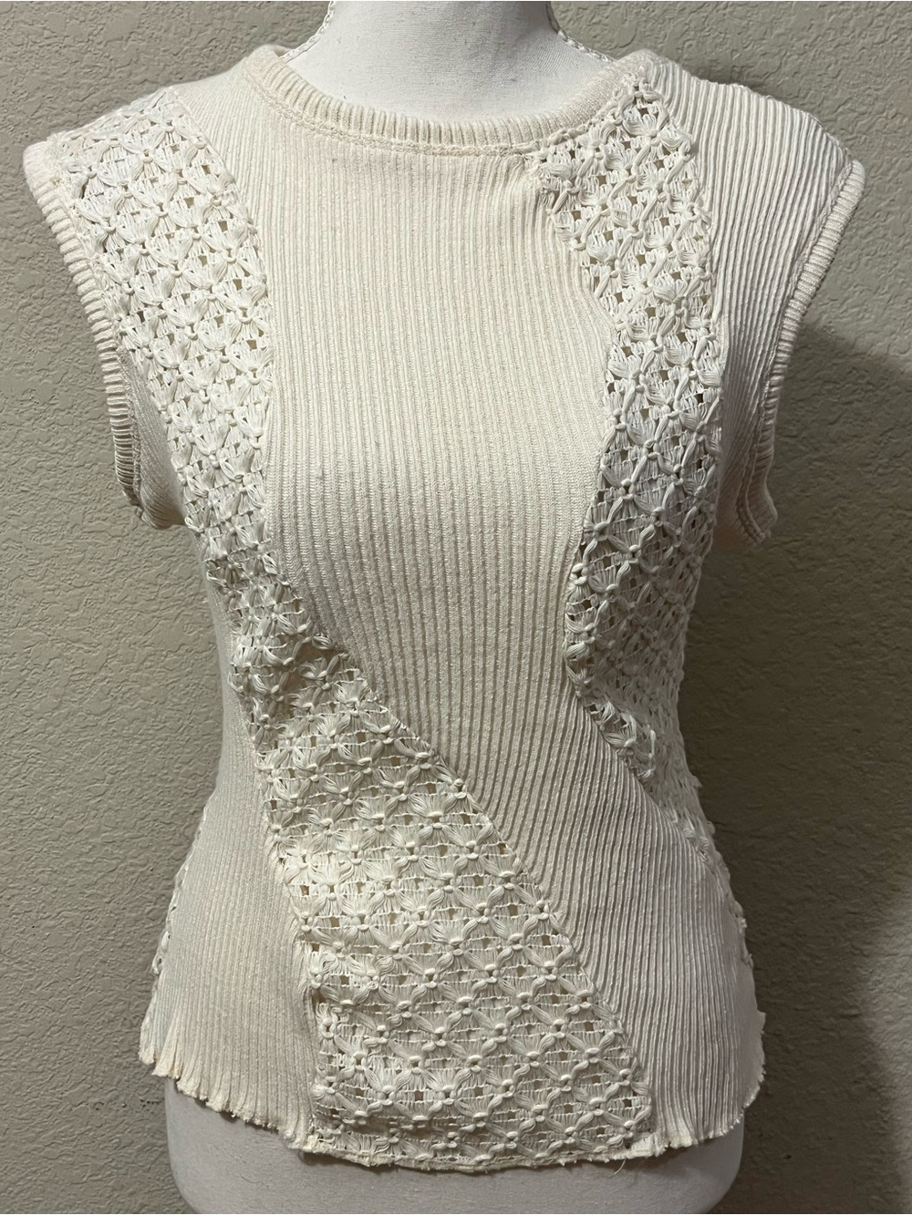 ESKM Collection Cream Mixed Knit Sleeveless Top Lace Panels Medium EUC